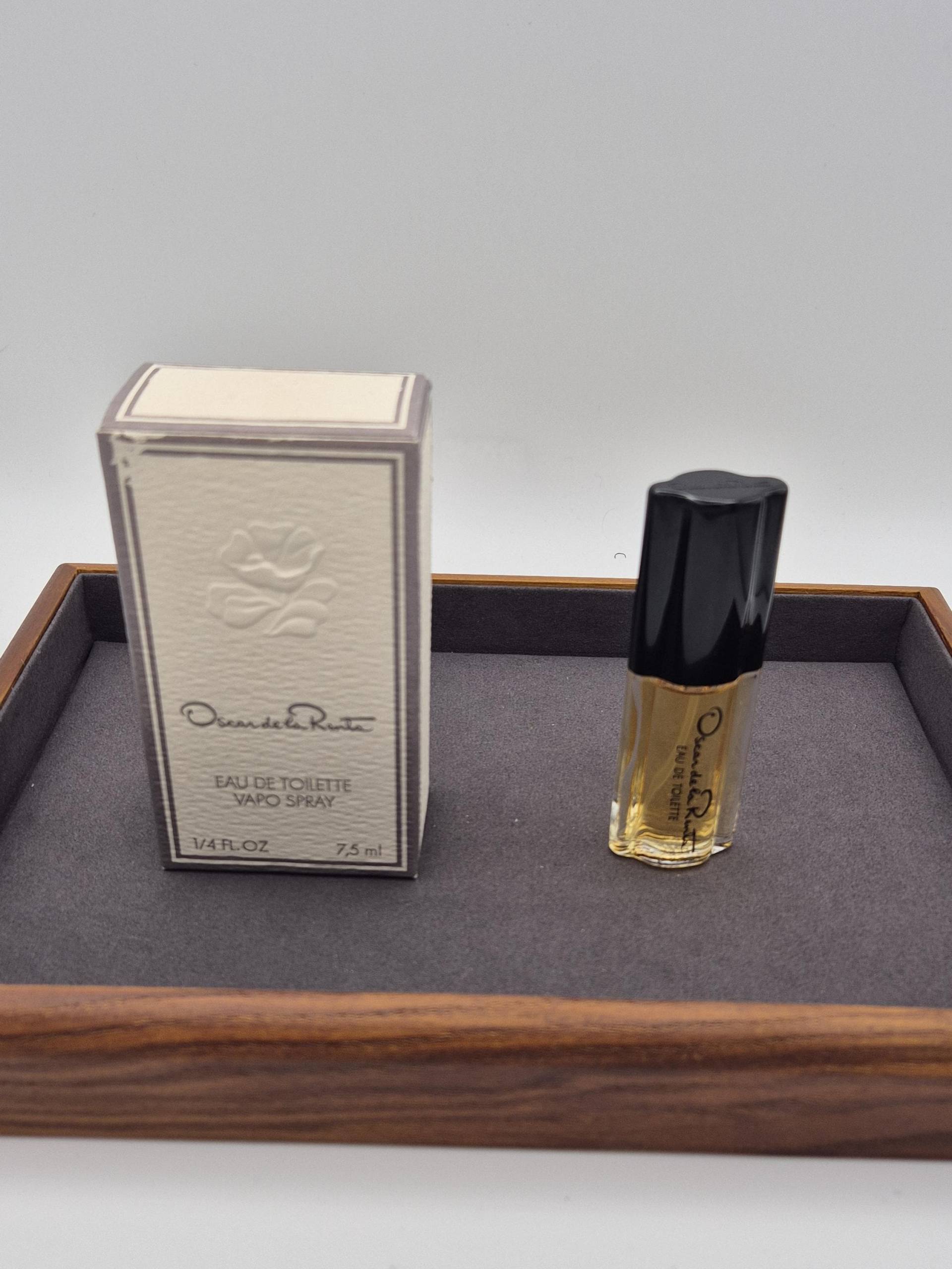 Oscar De La Renta Parfum Miniatur 7.5Ml Oscar De La Renta Parfum Miniatur 7.5Ml von Rareandvintageluxury