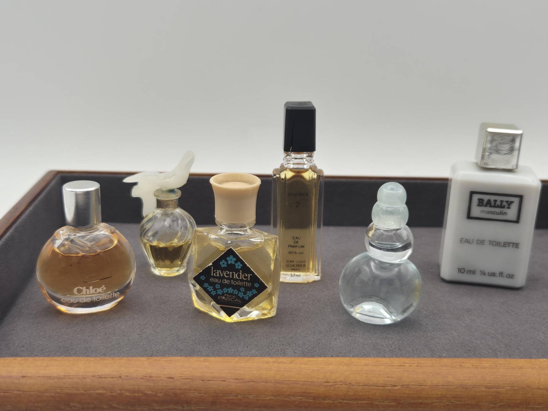 Parfum Miniatur Konvolut No.8 Parfum Miniatur Konvolut No.8 von Rareandvintageluxury