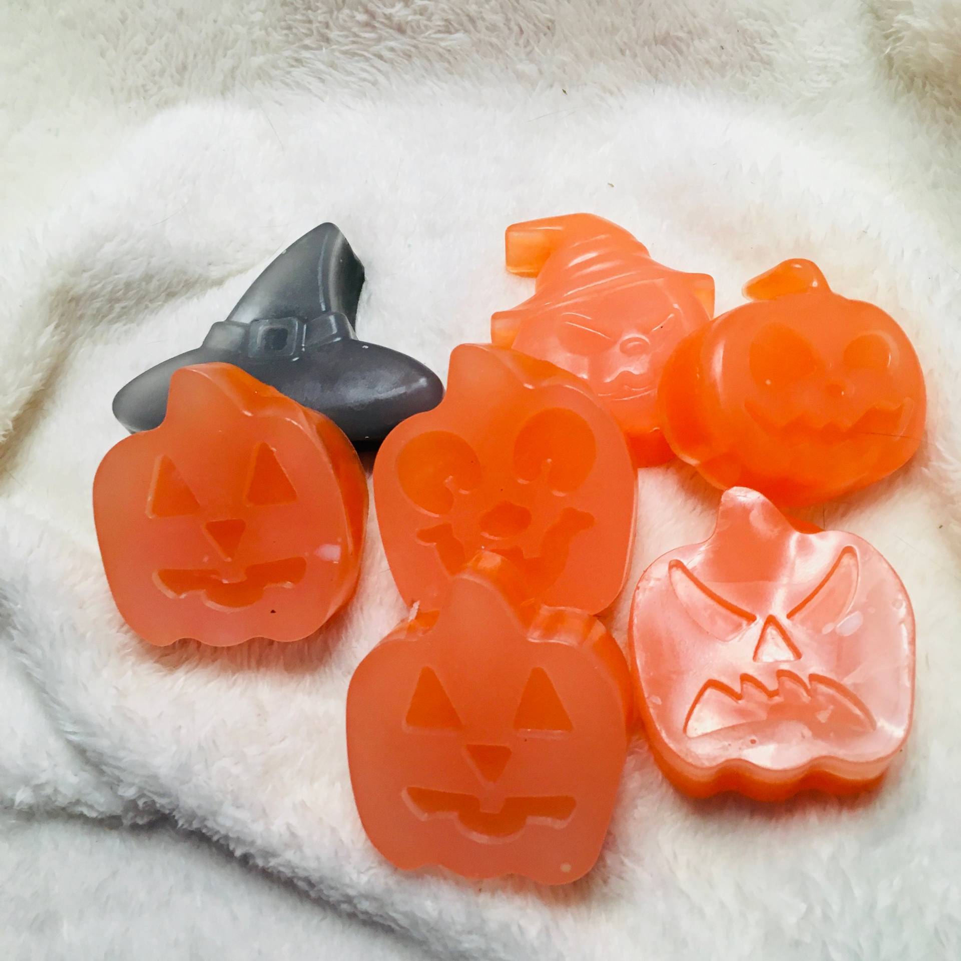 Glow in The Dark, Halloween Seifen, Gastgeschenke, Party, Leuchtende Gruselige Seife Für Halloween, Hexe Geschenk, Goth Kinder Glow in The Dark, Halloween Seifen, Gastgeschenke, Party, Leuchtende Gruselige Seife Für Halloween, Hexe Geschenk, Goth Kinder von RavensEscape