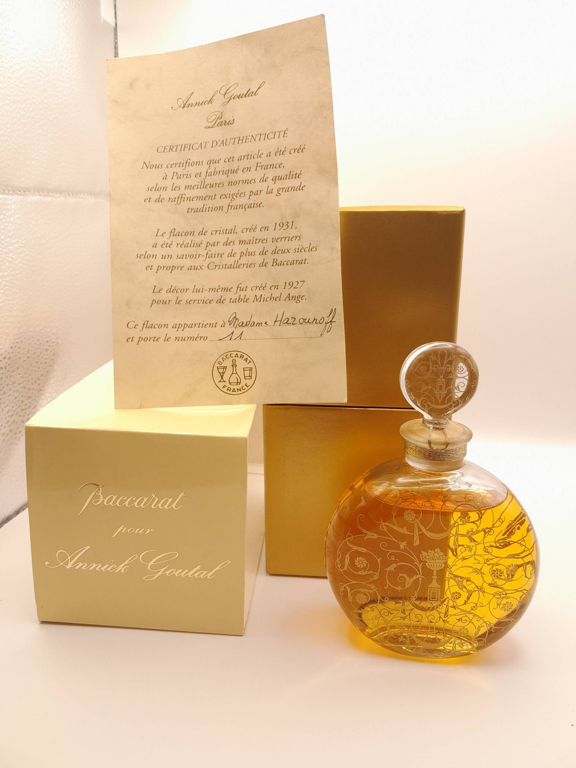 Baccarat Für Annick Goutal - Grand Amour 150 Ml Eau De Parfum Vintage-Flasche Aus Den 1990Er Jahren Baccarat-Kristallflasche Michel Ange Baccarat Für Annick Goutal - Grand Amour 150 Ml Eau De Parfum Vintage-Flasche Aus Den 1990Er Jahren Baccarat-Kristallflasche Michel Ange von ReginasPerfume