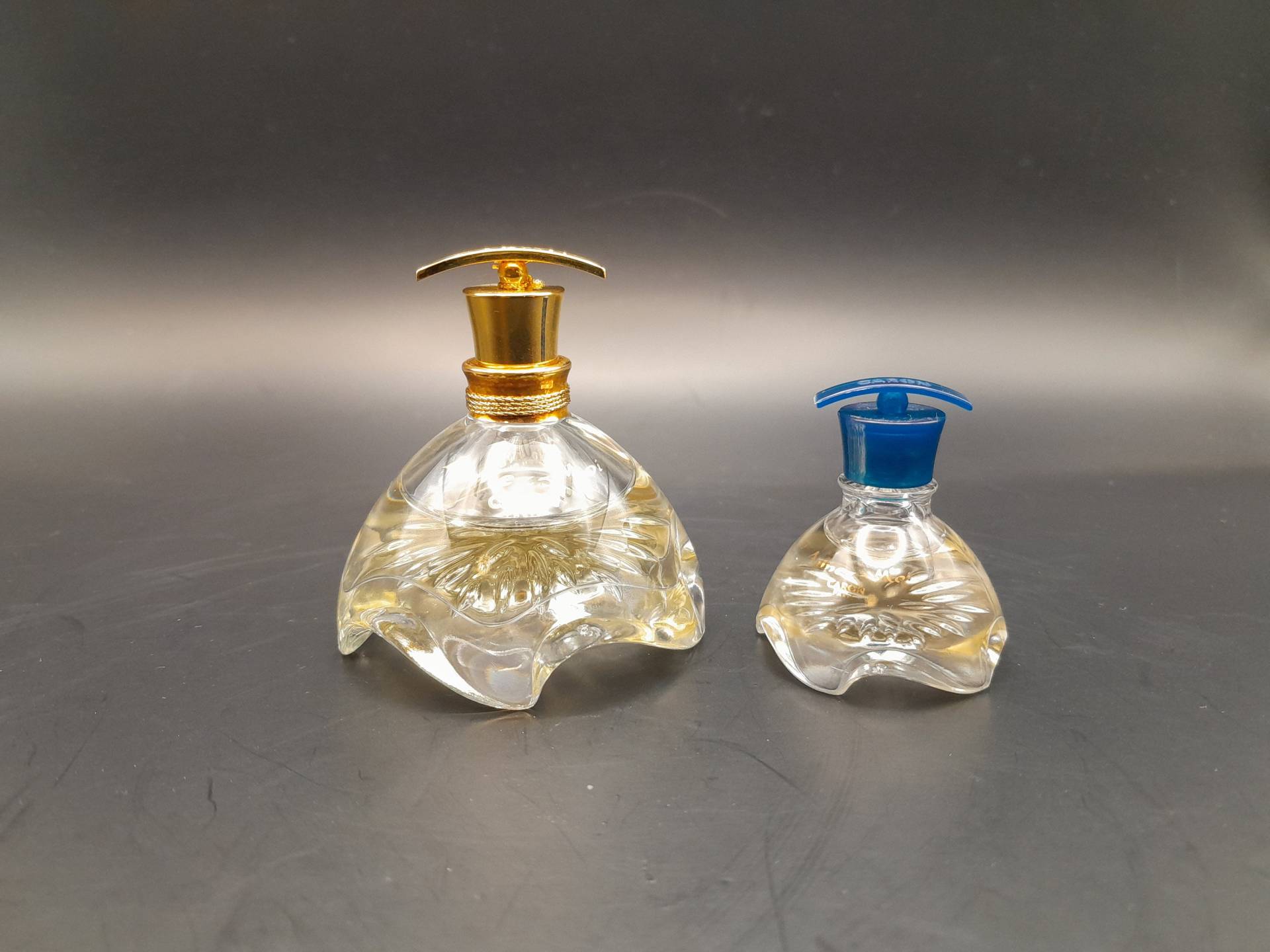 Caron Aimez Moi | 1996 - 7, 5 Ml Parfümextrakt Splash Parfüm Für Frauen Vintage-Flasche Aus Den 1990Er Jahren Caron Aimez Moi | 1996 - 7, 5 Ml Parfümextrakt Splash Parfüm Für Frauen Vintage-Flasche Aus Den 1990Er Jahren von ReginasPerfume