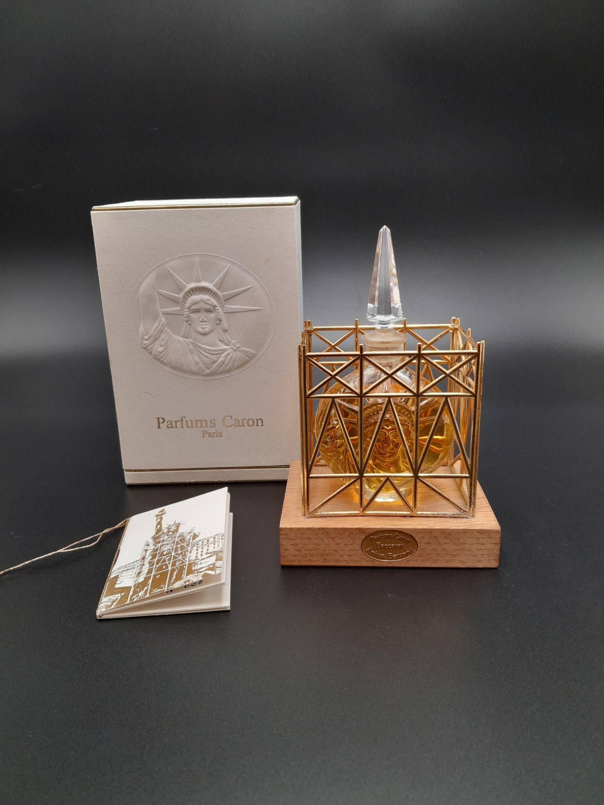 Caron Nocturnes | 1986 - 60 Ml Extrait De Parfum Modell Baccarat Crystal Liberté Nummerierte Limitierte Auflage Vintage Aus Den 1980Er Jahren Caron Nocturnes | 1986 - 60 Ml Extrait De Parfum Modell Baccarat Crystal Liberté Nummerierte Limitierte Auflage Vintage Aus Den 1980Er Jahren von ReginasPerfume