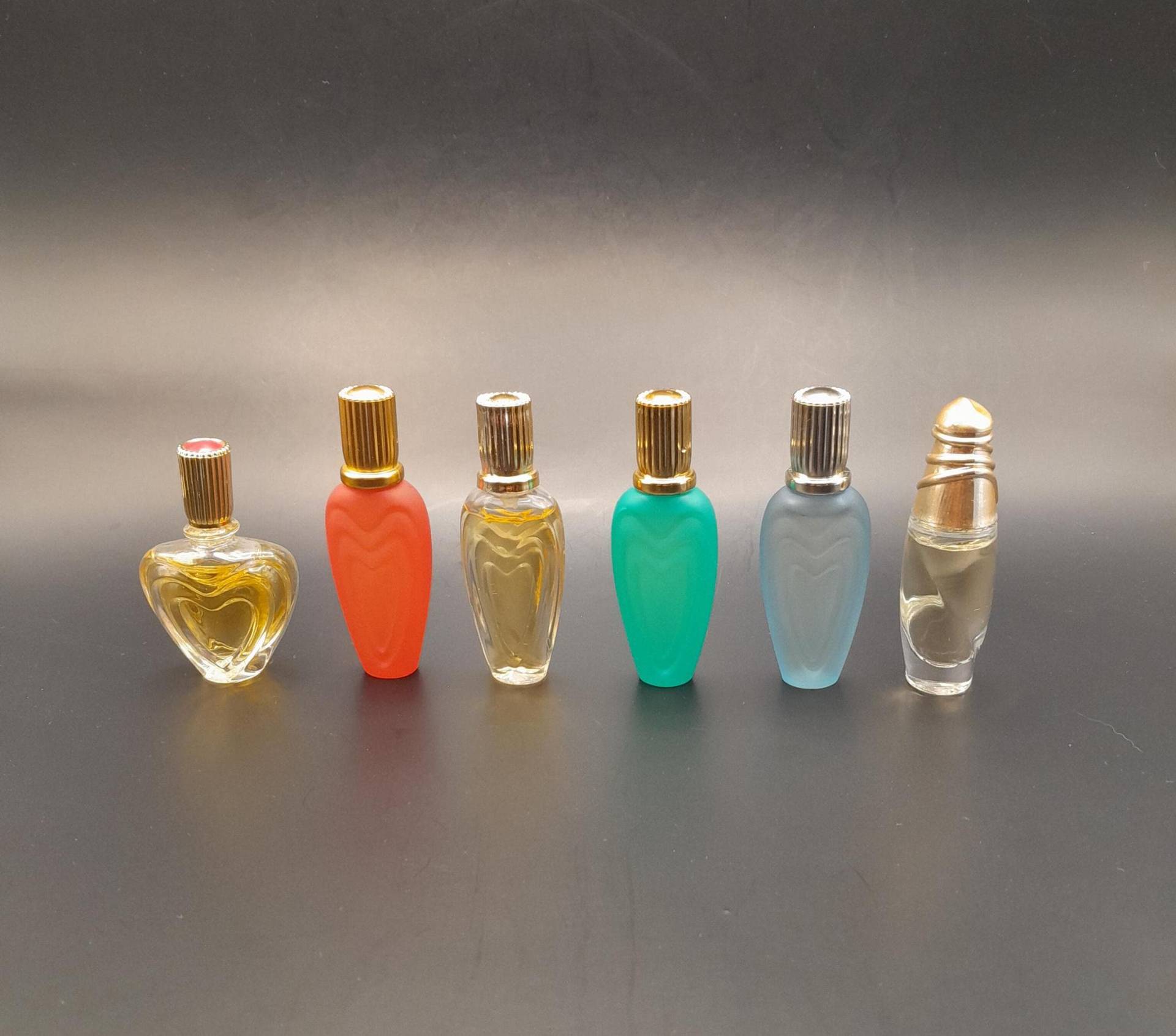 Escada - Lot 6 Miniaturen | 1990Er Jahre X 4 Ml Miniatur-Parfümflaschen Damenparfüm Vintage-Flasche Aus Den 1990Er Jahren Escada - Lot 6 Miniaturen | 1990Er Jahre X 4 Ml Miniatur-Parfümflaschen Damenparfüm Vintage-Flasche Aus Den 1990Er Jahren von ReginasPerfume