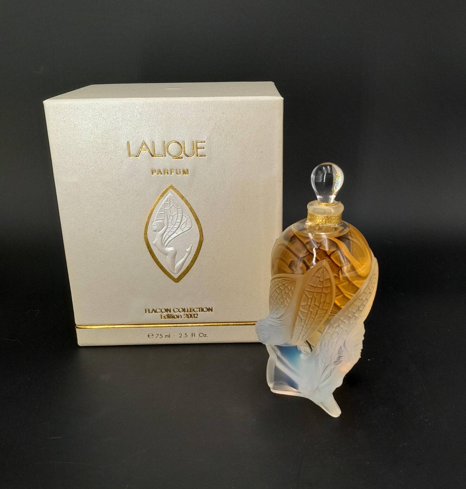 Lalique Les Elfes | 2002 - 75 Ml Extrait De Parfum Nummerierte Limitierte Kristalledition Vintage-Flasche Aus Den 2000Er Jahren Lalique Les Elfes | 2002 - 75 Ml Extrait De Parfum Nummerierte Limitierte Kristalledition Vintage-Flasche Aus Den 2000Er Jahren von ReginasPerfume
