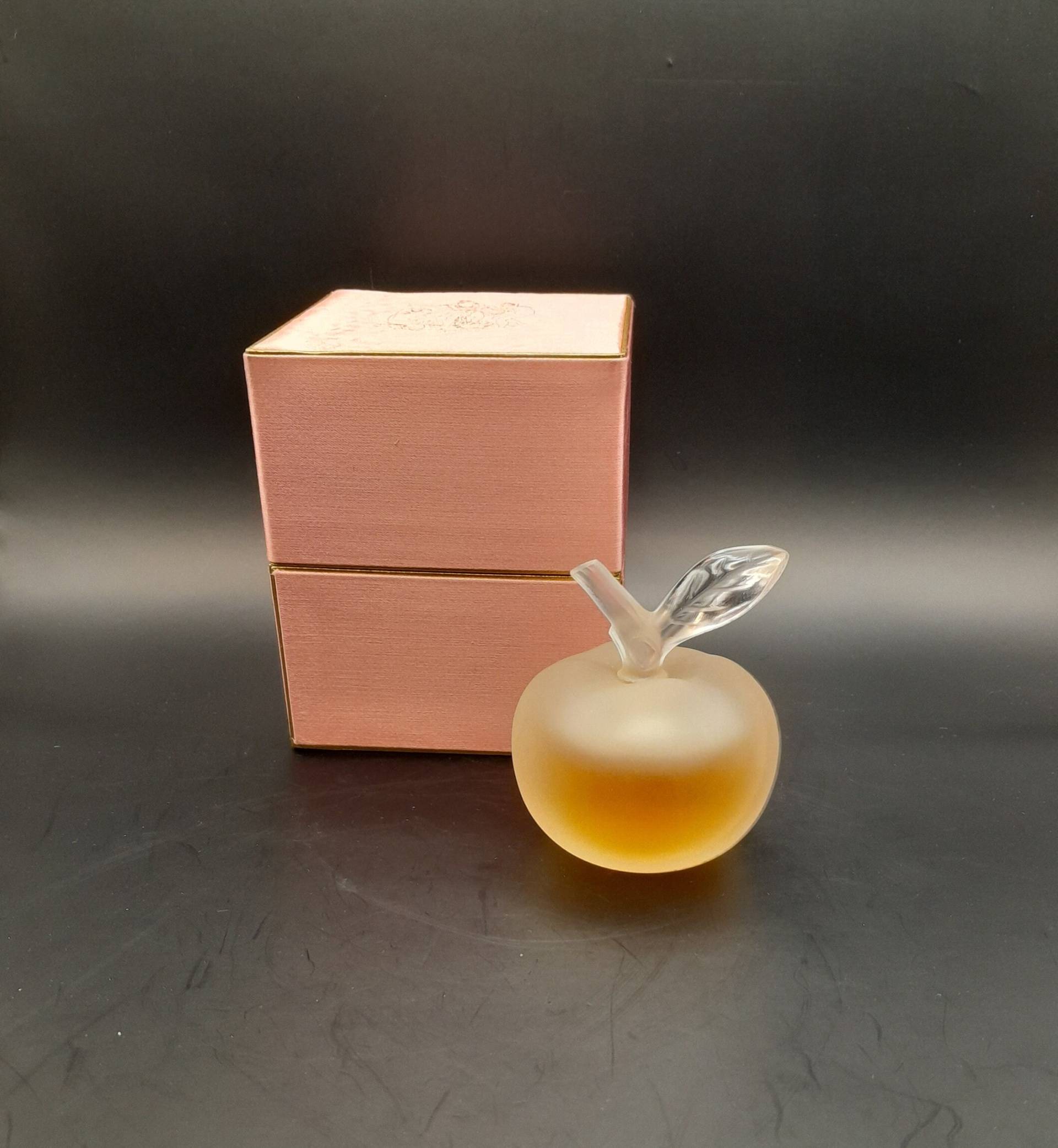 Nina Ricci Fille D'eve - 30 Ml Parfümextrakt Lalique-Kristall Vintage-Sammlerflasche Splash Parfüm Für Frauen Nina Ricci Fille D'eve - 30 Ml Parfümextrakt Lalique-Kristall Vintage-Sammlerflasche Splash Parfüm Für Frauen von ReginasPerfume
