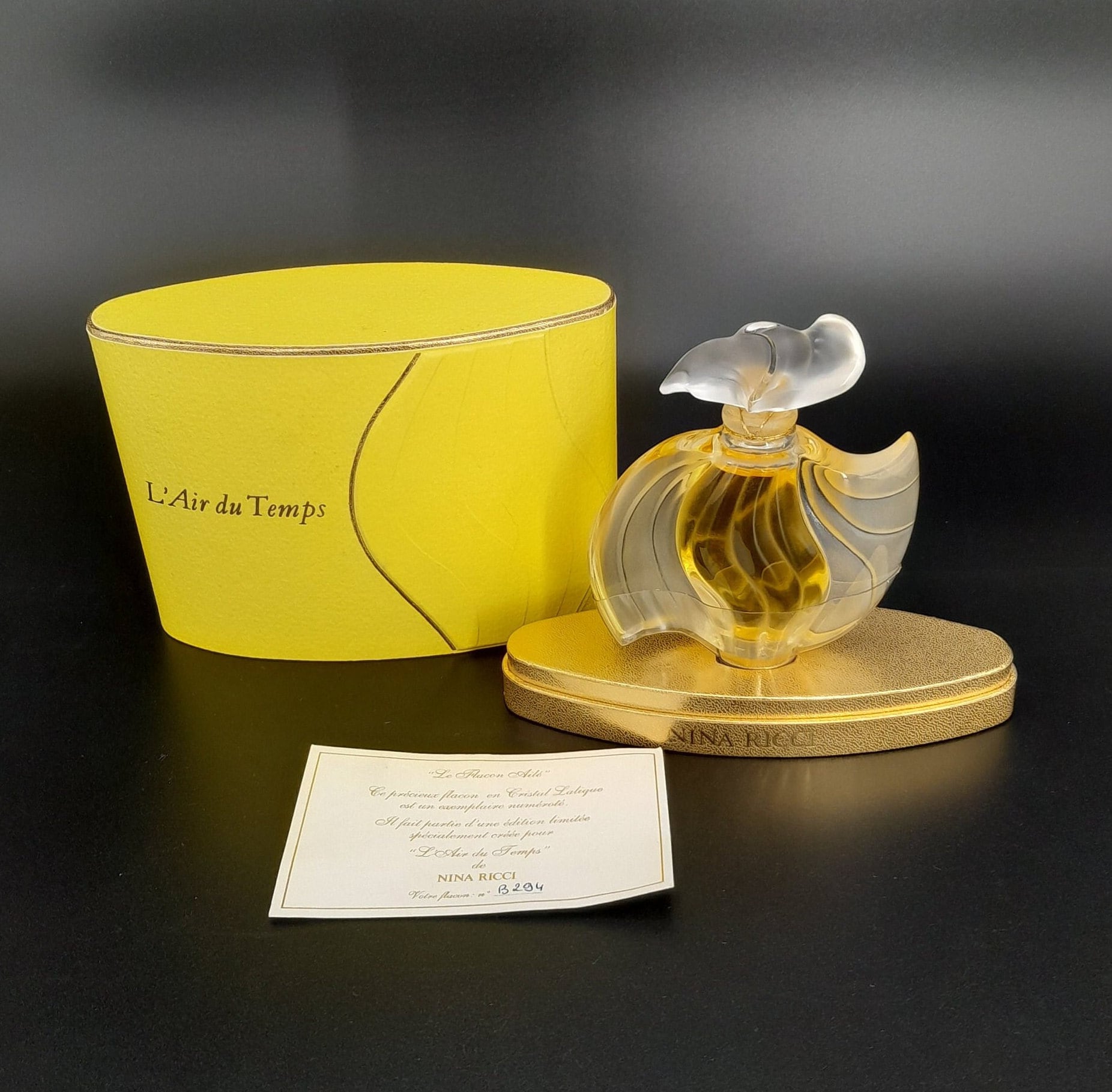 Nina Ricci L'air Du Temps | 1996 - 35 Ml Parfümextrakt Lalique-Kristall Nummerierte Limitierte Auflage Vintage-Flasche Aus Den 1990Er Jahren Nina Ricci L'air Du Temps | 1996 - 35 Ml Parfümextrakt Lalique-Kristall Nummerierte Limitierte Auflage Vintage-Flasche Aus Den 1990Er Jahren von ReginasPerfume