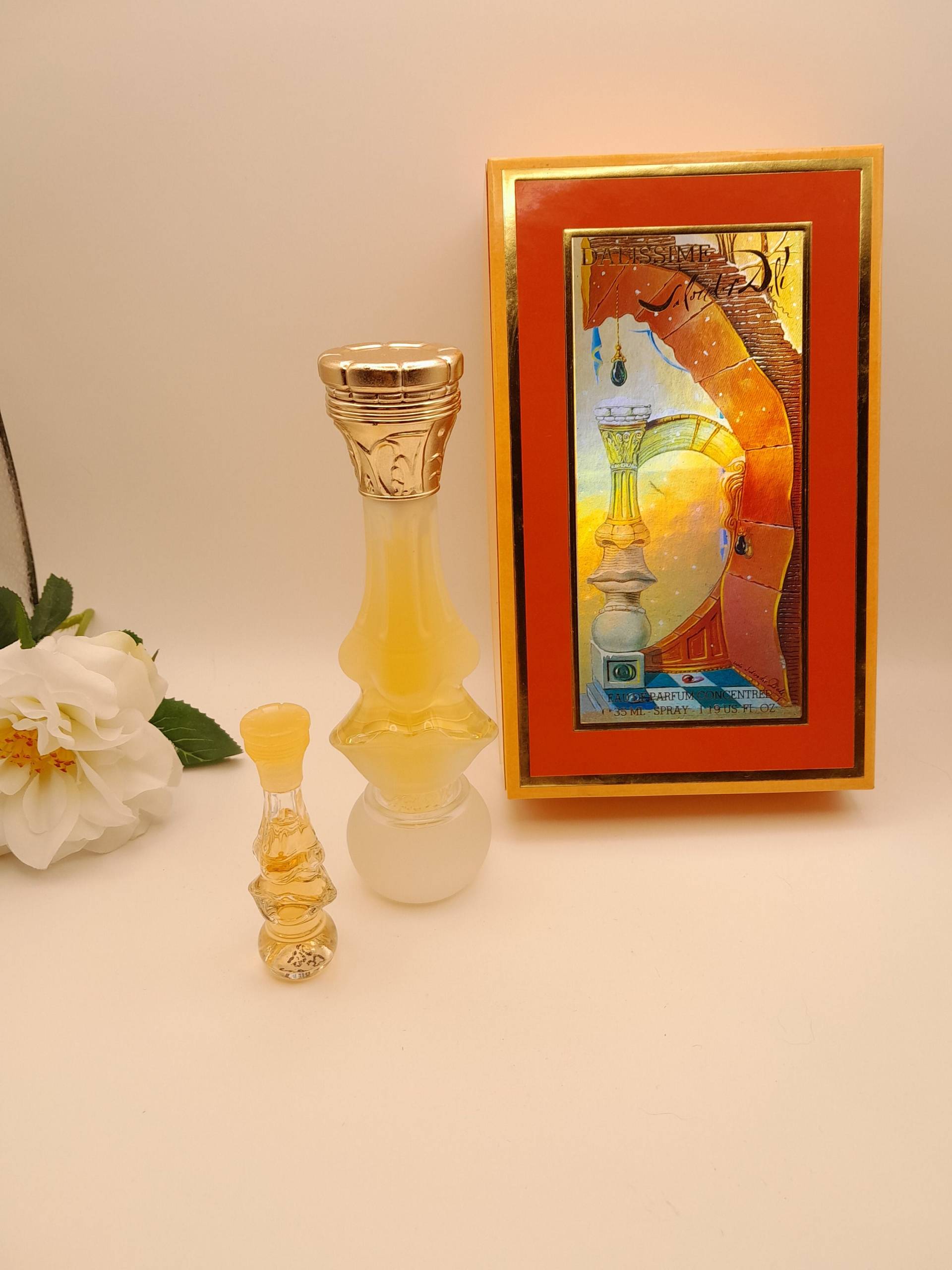 Salvador Dali - Dalissime | 1993 35 Ml Konzentriertes Eau De Parfum Spray Vintage-Flasche Aus Den 1990Er Jahren Kostenlose Miniatur Salvador Dali - Dalissime | 1993 35 Ml Konzentriertes Eau De Parfum Spray Vintage-Flasche Aus Den 1990Er Jahren Kostenlose Miniatur von ReginasPerfume