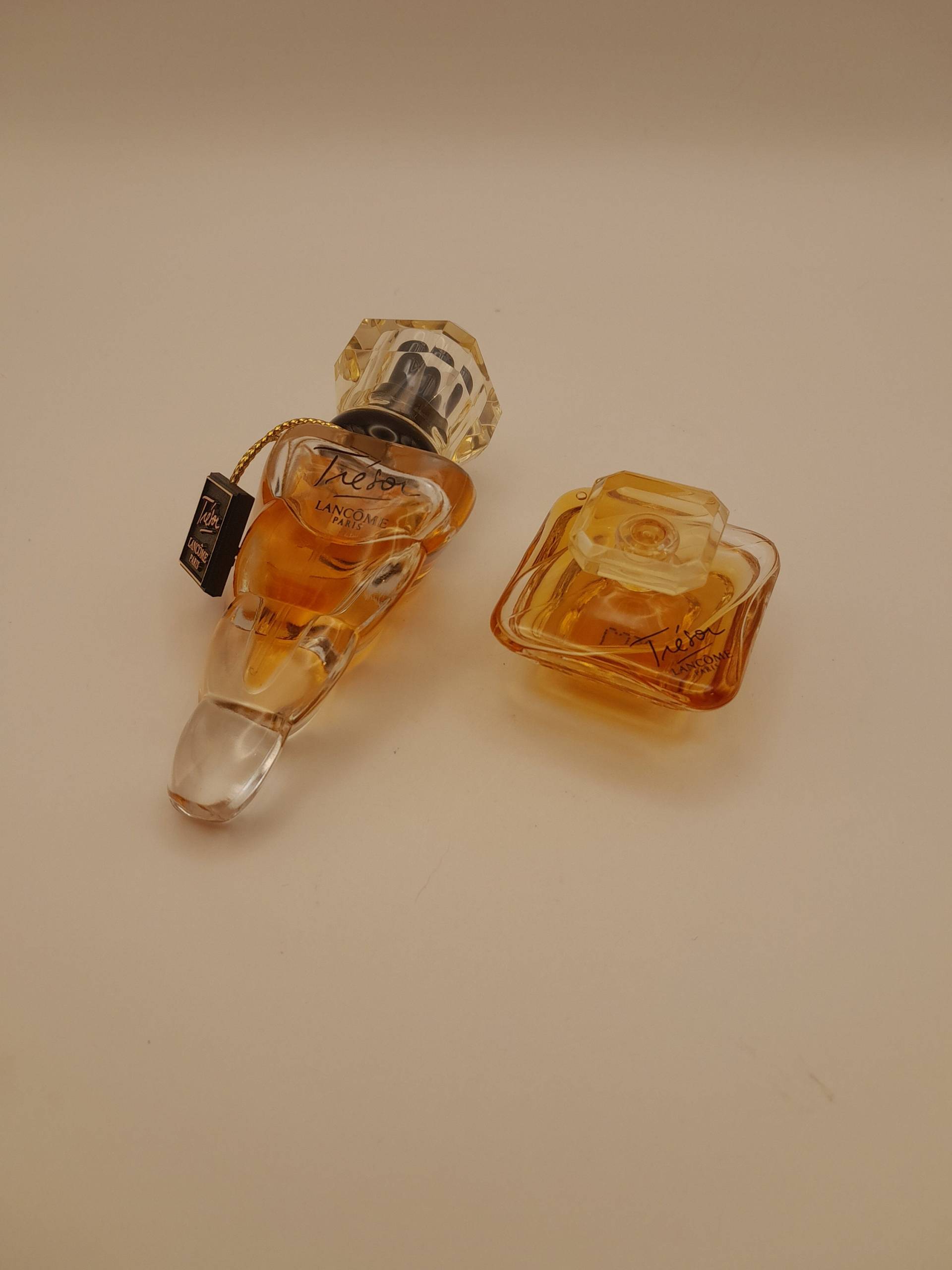 Trésor Lancôme | 1990 - 7, 5 Ml Parfümextrakt Beutelspray Vintage-Parfüm Aus Den 1990Er Jahren Kostenlose Miniatur Trésor Lancôme | 1990 - 7, 5 Ml Parfümextrakt Beutelspray Vintage-Parfüm Aus Den 1990Er Jahren Kostenlose Miniatur von ReginasPerfume