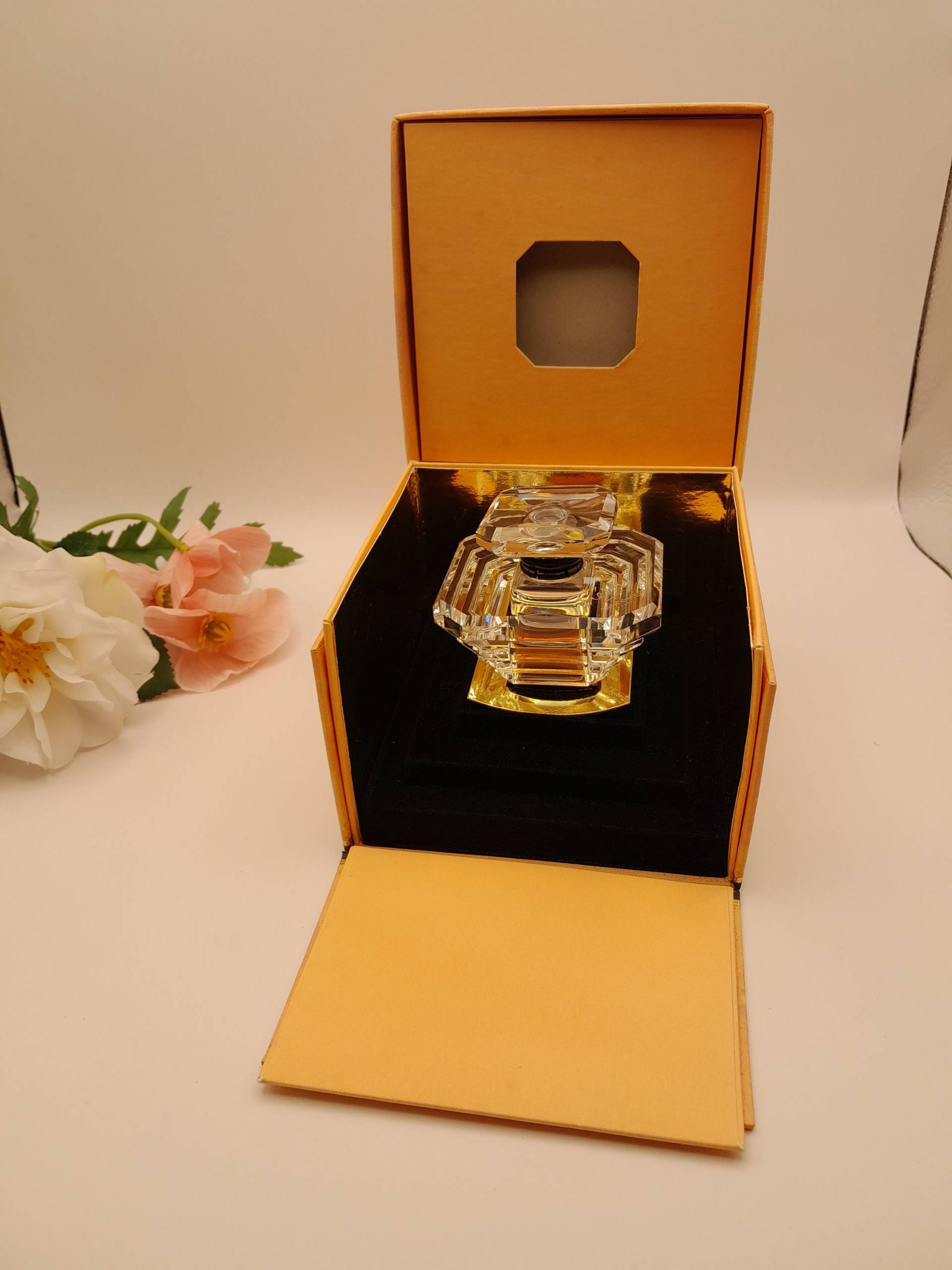 Trésor Lancôme | 1990 - 7, 5 Ml Reines Parfüm Limitierte Swarovski-Edition in Geschliffenem Kristall Vintage Aus Den 1990Er Jahren Kostenlose Trésor Lancôme | 1990 - 7, 5 Ml Reines Parfüm Limitierte Swarovski-Edition in Geschliffenem Kristall Vintage Aus Den 1990Er Jahren Kostenlose von ReginasPerfume