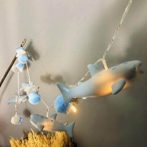 Riaxuebiy 1.65 m 10er LED Hai Pompons Lichterkette Kinderzimmer Batteriebetrieb (Lang Hai+Pompons) von Riaxuebiy