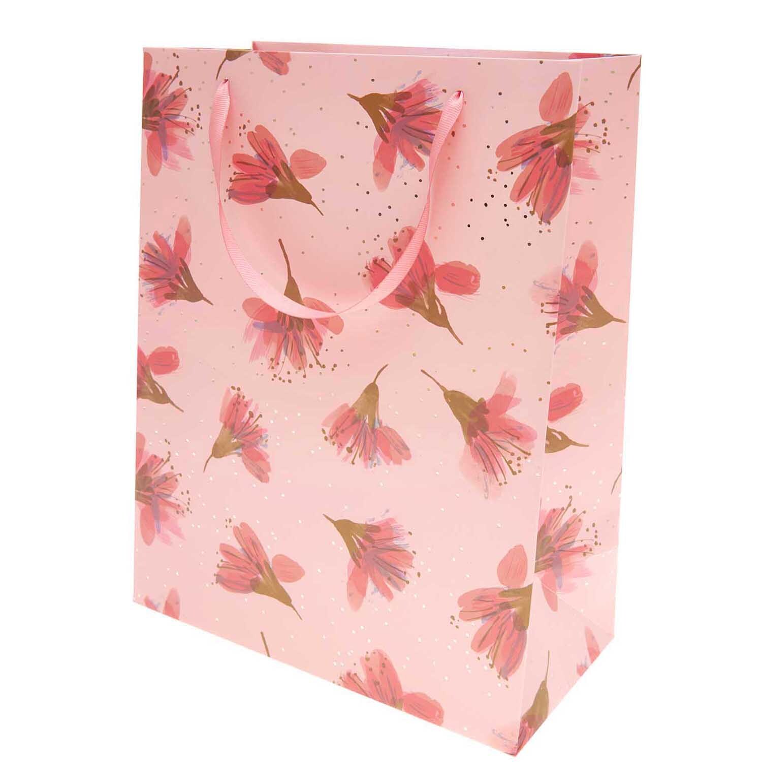 Paper Poetry Geschenktüte Blüten rosa 26x32x12cm Paper Poetry Geschenktüte Blüten rosa 26x32x12cm von Rico Design