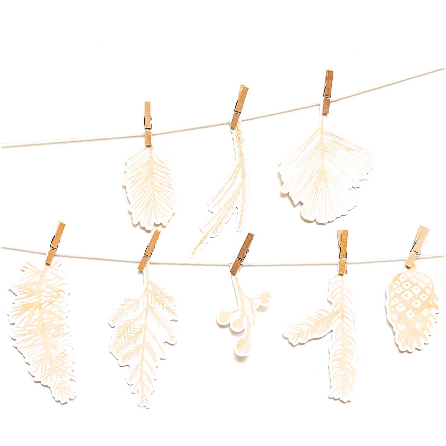 Paper Poetry Papieranhänger Nostalgic Christmas Zweige gold 24 Stück von Rico Design