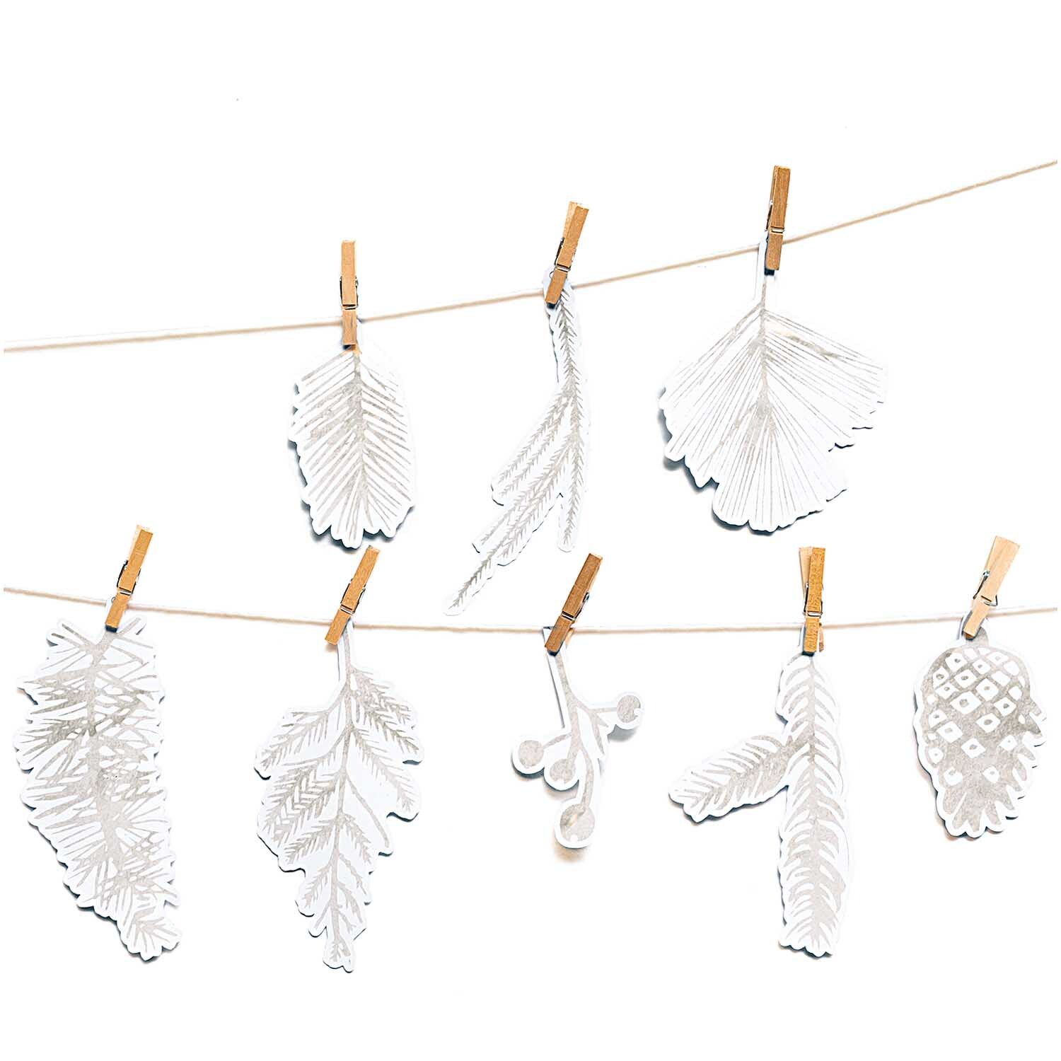 Paper Poetry Papieranhänger Nostalgic Christmas Zweige silber 24 Stück von Rico Design