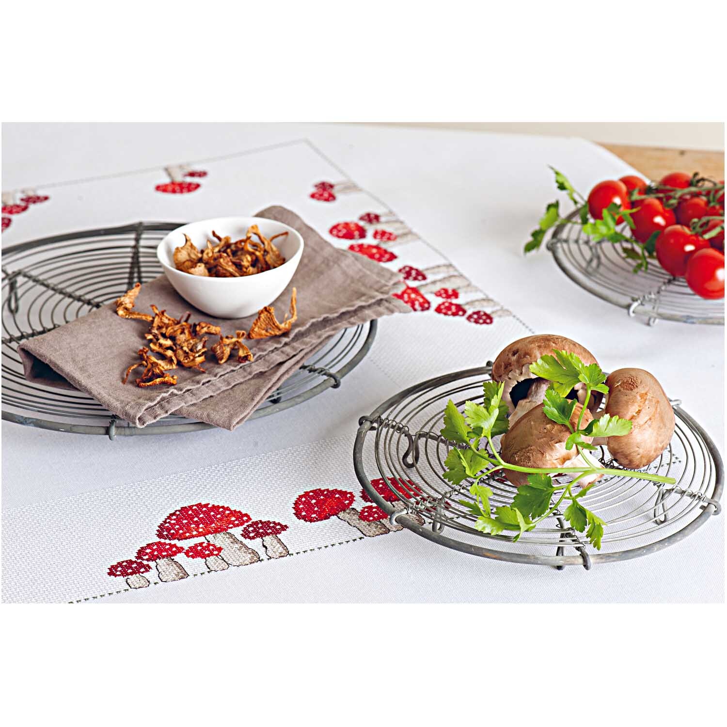 Stickpackung Decke Fliegenpilz 90x90cm Stickpackung Decke Fliegenpilz 90x90cm von Rico Design