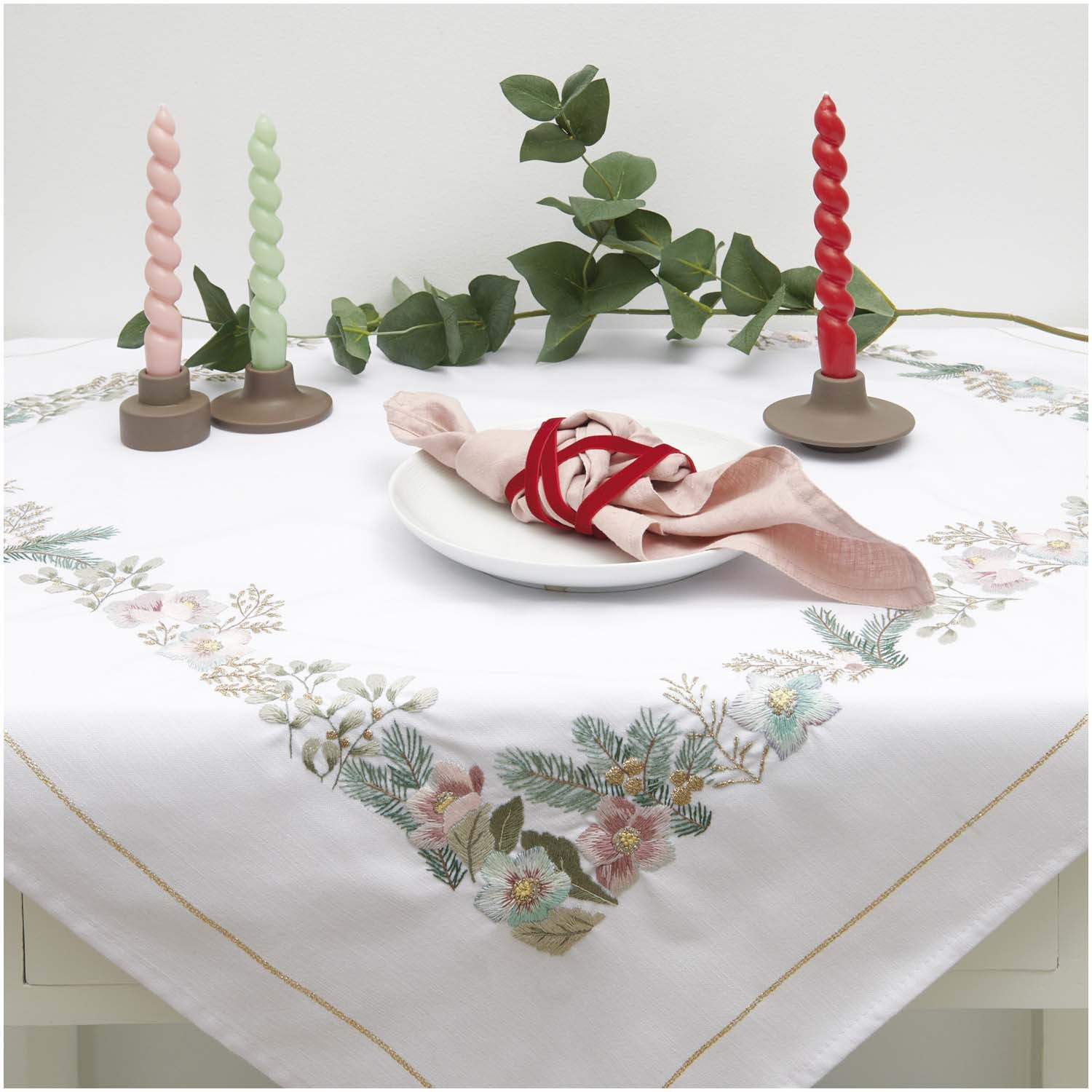 Stickpackung Tischdecke Christrosen 90x90cm Stickpackung Tischdecke Christrosen 90x90cm von Rico Design