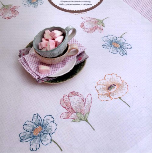 Stickpackung Tischdecke Drei Blüten, Kreuzstich vorgezeichnet * neue Frühjahrskollektion 2014 Stickpackung Tischdecke Drei Blüten, Kreuzstich vorgezeichnet * neue Frühjahrskollektion 2014 von Rico Design