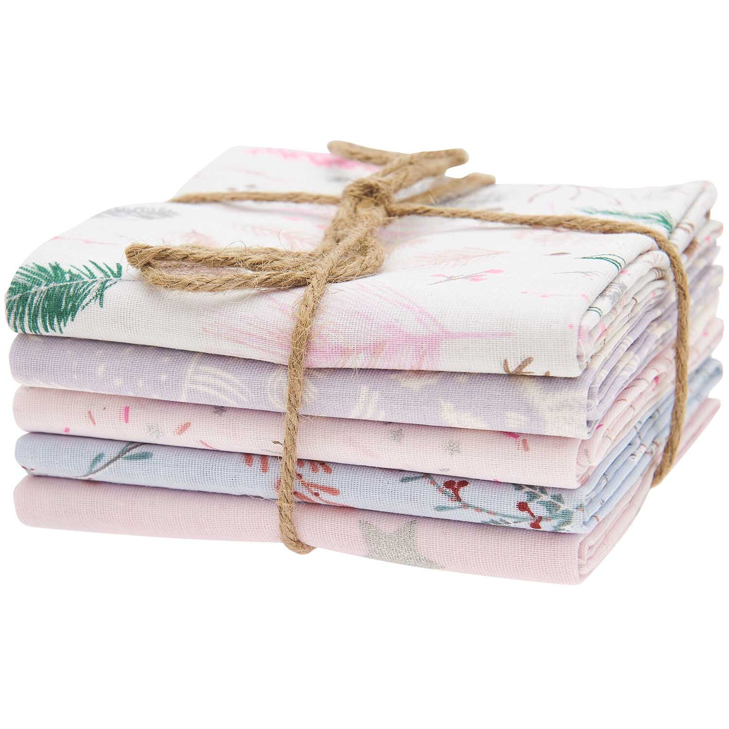 Stoffpaket mit 5 Stoffen Nostalgic Christmas Musselin Zweige 50x70cm Stoffpaket mit 5 Stoffen Nostalgic Christmas Musselin Zweige 50x70cm von Rico Design