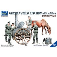 German Field Kitchen with Soliders (cook & three German soldiers,food containers) von Riich Models