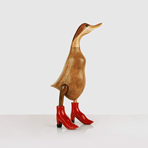 Rikmani - Holzfigur Ente Stiefel Absätze Rot - Handgefertigte Dekoration aus Holz Geschenk Figur 32 cm von Rikmani