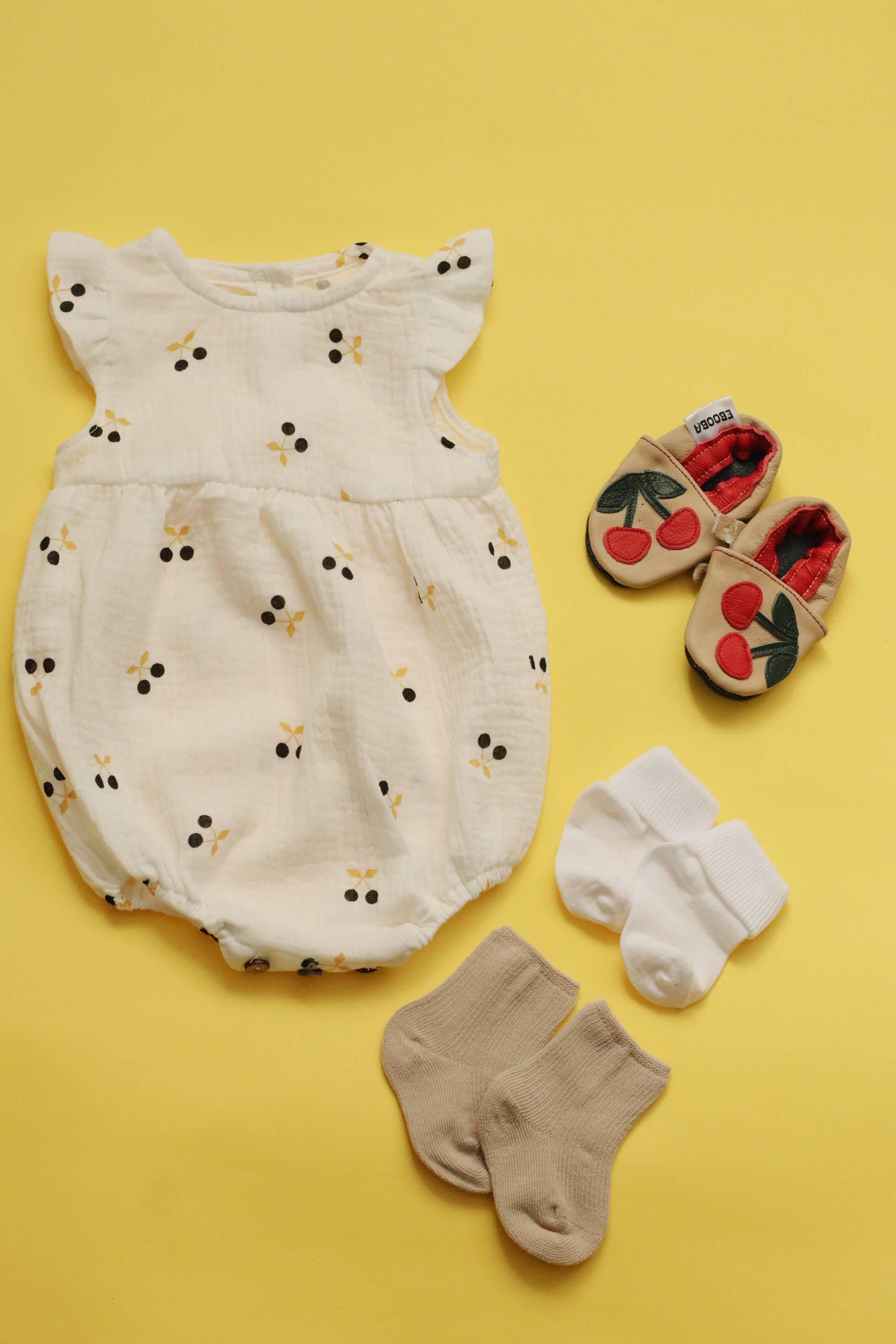 Neugeborenen Geschenkkorb - Mädchen Baby Swaddle Set Musselin Body Geschenk Geschenke Für Babys Taufgeschenke Neugeborenen Geschenkkorb - Mädchen Baby Swaddle Set Musselin Body Geschenk Geschenke Für Babys Taufgeschenke von RipkaStore