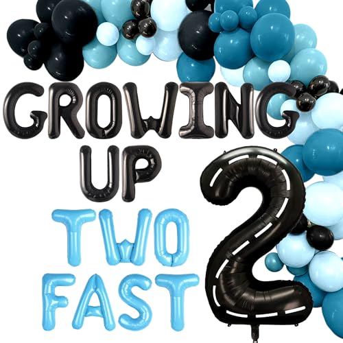 Zwei schnelle Geburtstagsdekorationen Aufwachsen Zwei schnelle Hintergrund Nummer 2 Luftballons Rennwagen Jungen 2. Geburtstag für Rennwagen Party von Roaring Good Time