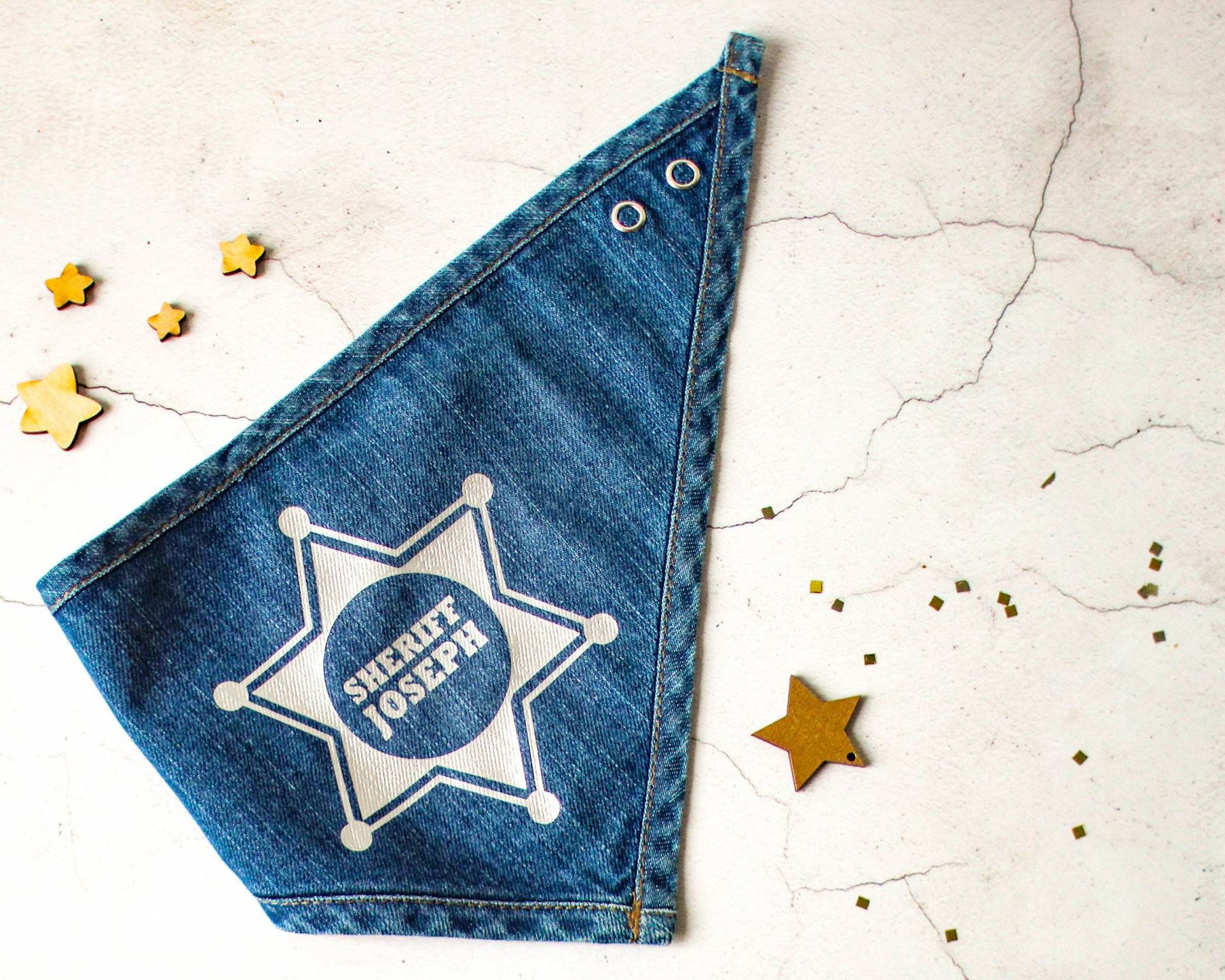 Baby Lätzchen - Bandana Geschenk Jeans Shower Sheriff Wilder Westen Cowboy von RocketandFox