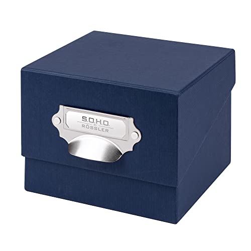 Rössler Papier 1325452900 - S.O.H.O. Foto-Aufbewahrung- Sammelkiste, mit beschriftbarem Einsteckschild, navy, 1 Stück Rössler Papier 1325452900 - S.O.H.O. Foto-Aufbewahrung- Sammelkiste, mit beschriftbarem Einsteckschild, navy, 1 Stück von Rössler Papier