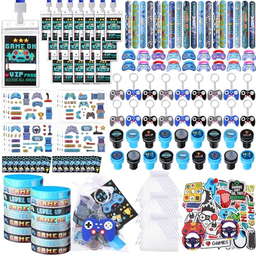 RoundFunny 212 Stück Videospiel-Partygeschenke, Gamer-Geburtstagszubehör, inklusive Spielkonsolen-Griff, Schlüsselanhänger mit Kartenhaltern, Armband, Ring, Aufkleber, Stempel, Pat-Armband, RoundFunny 212 Stück Videospiel-Partygeschenke, Gamer-Geburtstagszubehör, inklusive Spielkonsolen-Griff, Schlüsselanhänger mit Kartenhaltern, Armband, Ring, Aufkleber, Stempel, Pat-Armband, von RoundFunny