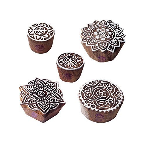 Stilvolle Designs Mandala und runde Holzblock-Stempel, 5 Stück Stilvolle Designs Mandala und runde Holzblock-Stempel, 5 Stück von Royal Kraft