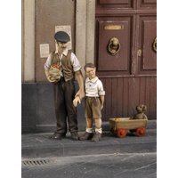 Civilian man with children-WWII Civilian man with children-WWII von Royal Model
