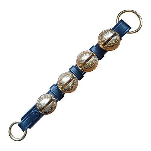 Hängende Schlittenglocken für die Tür – Ladenbesitzerklingel über der Tür, Messing-Türglocke am Lederband, Mehrzweckklingel, Weihnachtsschlittenglocken und Hundetrainingsglocken (schwarzes Leder, 4 von Rustic Red Door Co.