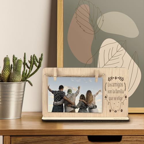 SAQUITOMAGICO Bilderrahmen für Freunde, aus Holz, mit Klammern und Halterung, originelles Geschenk für besondere Freunde, Geburtstag oder Freundschaftstag SAQUITOMAGICO Bilderrahmen für Freunde, aus Holz, mit Klammern und Halterung, originelles Geschenk für besondere Freunde, Geburtstag oder Freundschaftstag von SAQUITOMAGICO