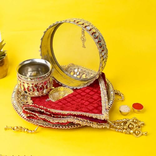 SATVIK 10-teiliges Set Deko Karwa Chauth Thali mit Chalni Chauth Puja Thali Kombiplatte Designer Pooja Thali mit Roli Chawal, Bindi und Aarti Diya, Poster, Buch Karva und Ghee Wicks von SATVIK STORE