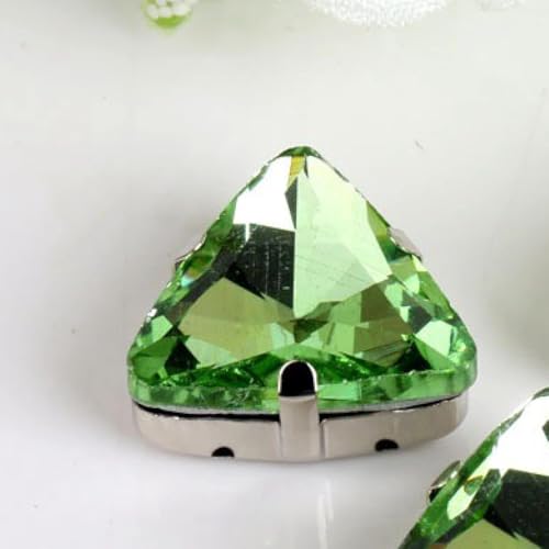 Strasssteine, 18 mm, 50 Stück/Packung, dreieckige Glas-Strasssteine ​​zum Aufnähen mit Krallen-Strass-Metallbasis, Schnalle, Kristallstein, Diamant for Kleidung(Peridot) von SBJKLYRN