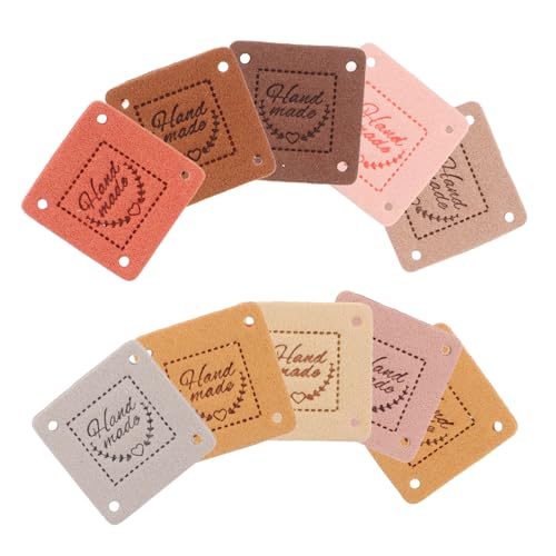 SEWACC 100 Stück Handgemachte Quadratische Bunte Suede Etiketten Bestickte Weiche Atmungsaktive Label für Kinderkleidung Handarbeit mit Geprägtem Design Vielseitig für Nähen und DIY SEWACC 100 Stück Handgemachte Quadratische Bunte Suede Etiketten Bestickte Weiche Atmungsaktive Label für Kinderkleidung Handarbeit mit Geprägtem Design Vielseitig für Nähen und DIY von SEWACC