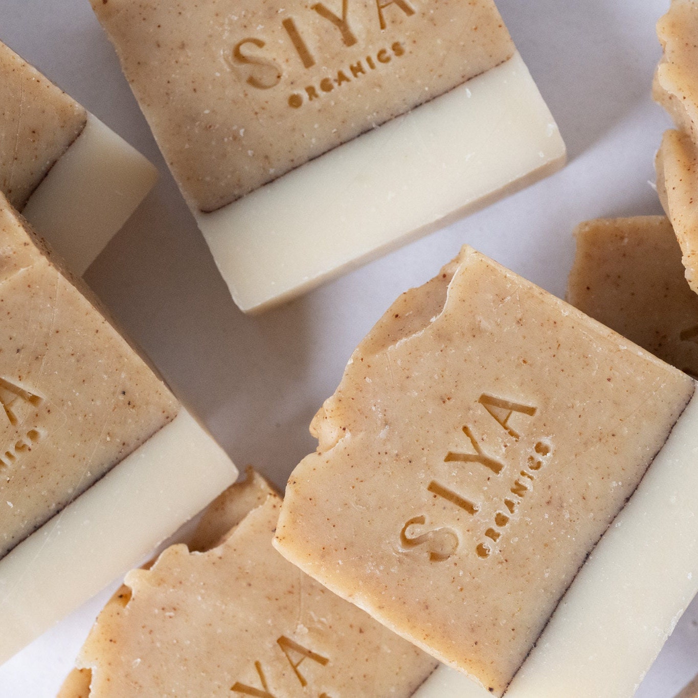 Kurkuma - Premium Natural Soap Hochwertige Naturseife Turmeric Kurkuma - Premium Natural Soap Hochwertige Naturseife Turmeric von SIYAorganics