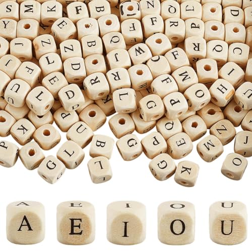 SOFPLATE 500 Stück Holz Alphabet Perlen Quadratische Buchstabenperlen Großpackung Mit Nylonfaden Antikweiß Kleiner 10 Mm Würfel Naturholz Abstandsperlen Set Für Schmuck Armbänder Schlüsselanhänger Sch von SOFPLATE