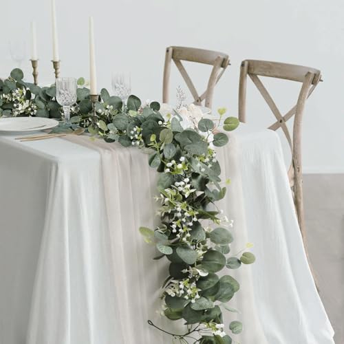 SOMYTING Eukalyptus-Girlande mit weißen Blumen, 2 Packungen, 15 cm, Silber-Dollar, Eukalyptusblätter, Schleierkraut-Girlande, künstliche grüne Reben für Hochzeit, Party, Tischläufer, Heimdekoration von SOMYTING