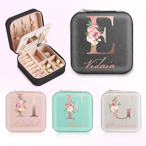 SPETYORT Personalisierte Schmuckschatulle für Damen, individuelles Reise-Schmuckkästchen mit Initiale und Namen, kleiner Reise-Schmuck-Organizer für Ringe, Ohrringe, Halsketten, personalisierte SPETYORT Personalisierte Schmuckschatulle für Damen, individuelles Reise-Schmuckkästchen mit Initiale und Namen, kleiner Reise-Schmuck-Organizer für Ringe, Ohrringe, Halsketten, personalisierte von SPETYORT