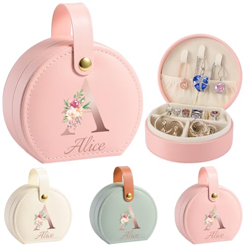 SPETYORT Personalisierte Schmuckschatulle für Frauen, individuelles Reise-Schmuckkästchen mit Initiale und Namen, tragbarer kleiner Reise-Schmuck-Organizer, Brautjungfergeschenke SPETYORT Personalisierte Schmuckschatulle für Frauen, individuelles Reise-Schmuckkästchen mit Initiale und Namen, tragbarer kleiner Reise-Schmuck-Organizer, Brautjungfergeschenke von SPETYORT