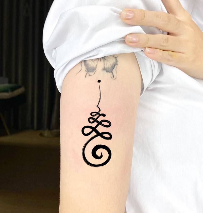 Unalome Symbol Temporäres Tattoo, Fake Entfernbares Wasserdichtes Tattoo-Liebhaber Geschenk, Tattoo-Aufkleber, Umweltfreundliches Tattoo von SPatrickStore