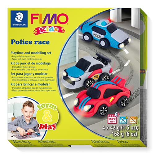 STAEDTLER 8034 29 LZ FIMO Kids Form&Play Playtime & Modeling Polymer Clay Set - Police Race (4 Blöcke, Aufkleber, Modellierwerkzeuge & Hintergrundszene) von STAEDTLER