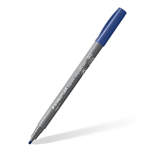 STAEDTLER Kalligraphie Fasermaler pigment Arts, indigo, 2,00 mm Kalligraphiespitze, pigmentierte Premium-Zeichentusche, wasserfest, 10 indigo Handlettering Filzstifte im Kartonetui, 375-36 von STAEDTLER