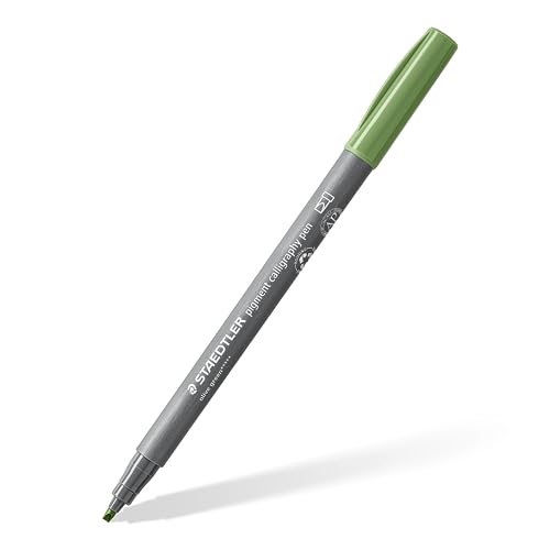 STAEDTLER Kalligraphie Fasermaler pigment Arts, olivgrün, 2,00 mm Kalligraphiespitze, pigmentierte Premium-Zeichentusche, wasserfest, 10 olivgrüne Handlettering Filzstifte im Kartonetui, 375-57 STAEDTLER Kalligraphie Fasermaler pigment Arts, olivgrün, 2,00 mm Kalligraphiespitze, pigmentierte Premium-Zeichentusche, wasserfest, 10 olivgrüne Handlettering Filzstifte im Kartonetui, 375-57 von STAEDTLER