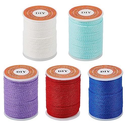 SUNNYCLUE 60 Yard 5 Farben Gewachste Polyesterschnur 1 mm Geflochten Gewachstes Garn Schnur Nähen Nähschnur Spule Matt Rot Weiß Lila Blau Aquagrün Grün Für Freundschaftsarmband DIY Handwerk von SUNNYCLUE