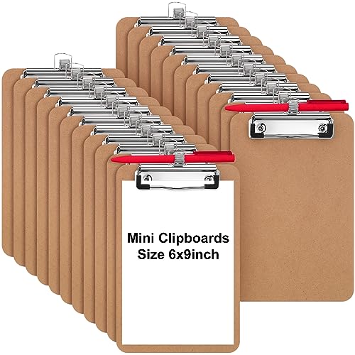 Sabary Mini-Klemmbrett, klein, 15.2x22.9 cm, Klemmbrett mit Stifthalter, A5, Memo-Größe, Mini-Klemmbretter aus Holz, Hartfaserplatte mit Aufhängelasche für Zuhause, Büro, Zubehör, 24 Stück Sabary Mini-Klemmbrett, klein, 15.2x22.9 cm, Klemmbrett mit Stifthalter, A5, Memo-Größe, Mini-Klemmbretter aus Holz, Hartfaserplatte mit Aufhängelasche für Zuhause, Büro, Zubehör, 24 Stück von Sabary
