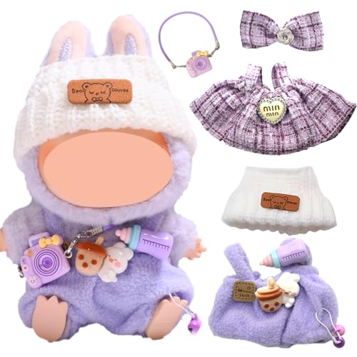 5 Stück Kleidung für Puppe, 17 cm Puppenkleidung Zubehör mit Lila Rock Overall Weißer Bärenmütze Mini Kamera Rucksack Haarnadel mit Schleife für Jungen Mädchen Geschenk (Ohne Puppe) von Saier tbo