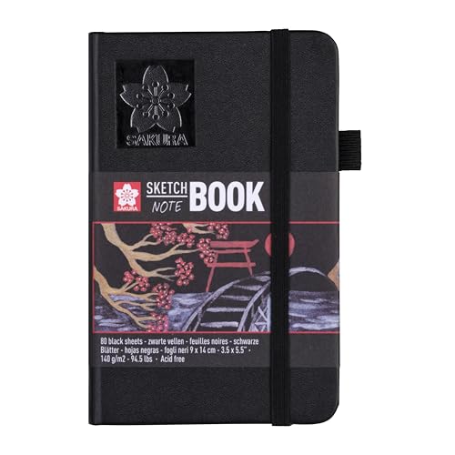 Sakura Skizzenbuch Schwarz | 9 x 14 cm, 140 g, 80 Blatt Schwarz | Hardcover Skizzenbuch für Bleistift, Pastell, Tinte, Gouache Sakura Skizzenbuch Schwarz | 9 x 14 cm, 140 g, 80 Blatt Schwarz | Hardcover Skizzenbuch für Bleistift, Pastell, Tinte, Gouache von SAKURA