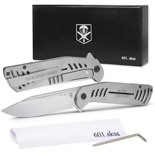 STERNUM MESSER DER SPEZIALEINHEITEN – 601 SFG | aus TITAN und STAHL | Klappmesser | Militär/EDC Outdoor, Camping | Sammlermesser | Hochwertiges Militärmesser | Ergonomischer Griff | Farbe hell (Tag) von Scandinoff
