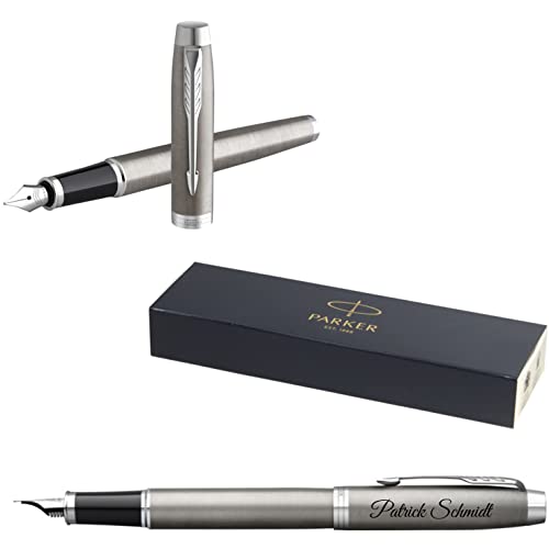 Parker IM Core Füllfederhalter mit Gravur | Premium Stift | Geschenkbox | blaue Tinte | personalisiertes Geschenk | Namen | graviert | Füller | Jahrestag | Geburtstag (Brushed Metal C.C.) von Schmalz®